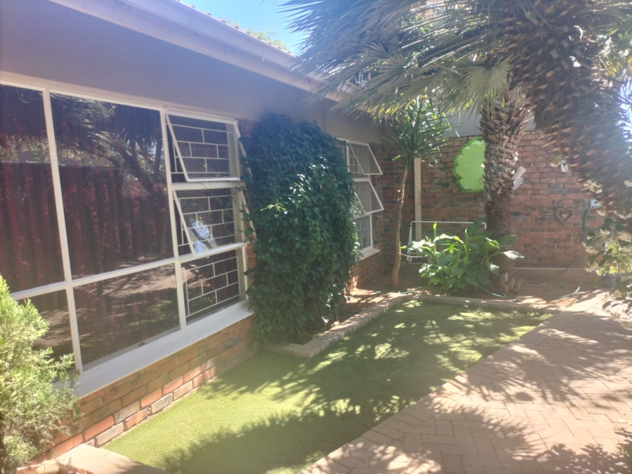 To Let 3 Bedroom Property for Rent in Pellissier Free State